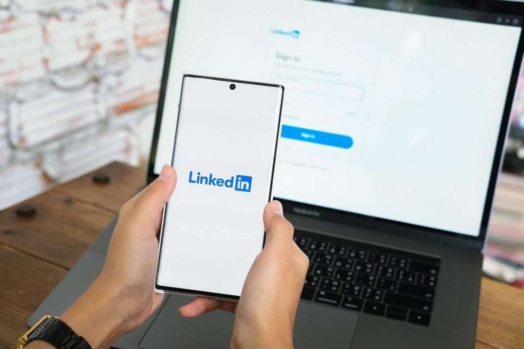 Optimizing Your LinkedIn Profile for High-Paying Clients